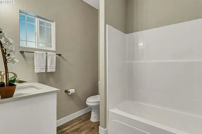 1177 Nebraska Ave NE #B — Photo 11