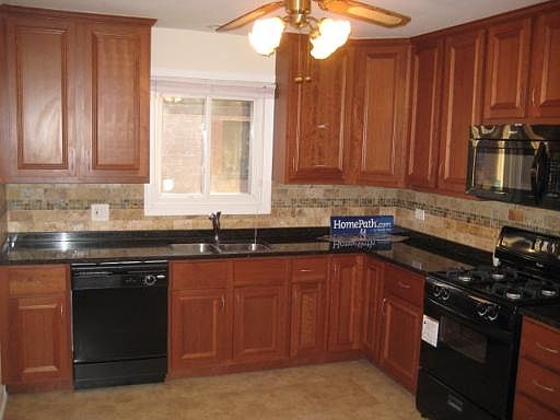4th image of 620 Bunting Ln