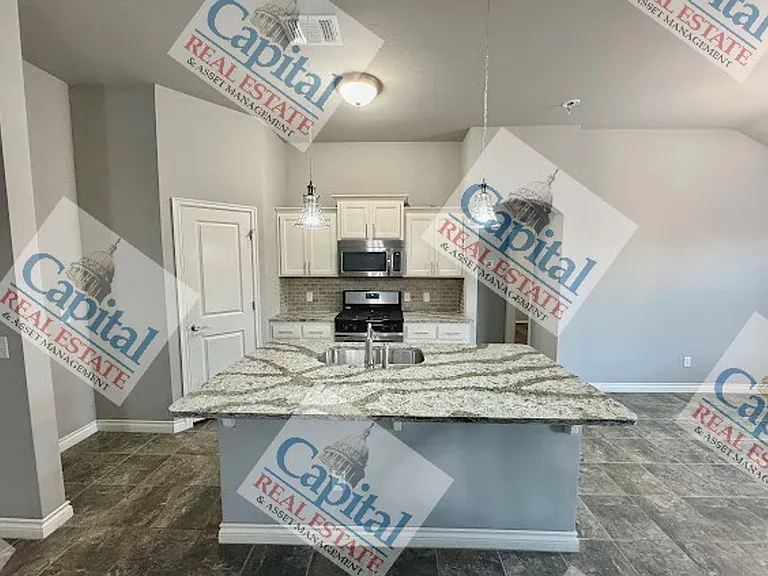 18900 Vea Dr — Photo 10