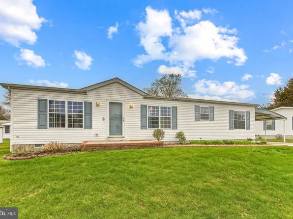 3 Powhatan Dr, Buena, NJ 08310