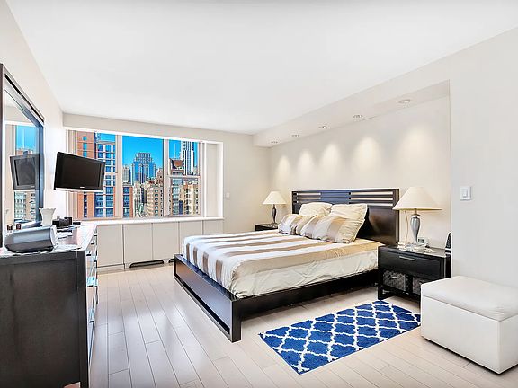 4th image of 137 E 36th St APT 16F