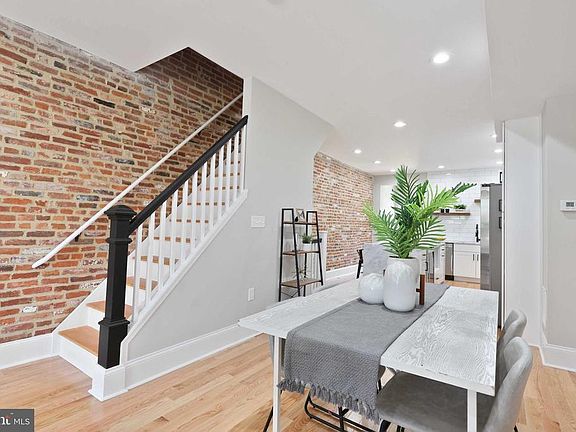 5th image of 707 Baylis St