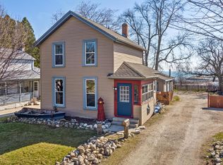 613 N 4th St, Manitowoc, WI 54220