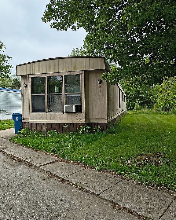 1st image of 59 W Iris St