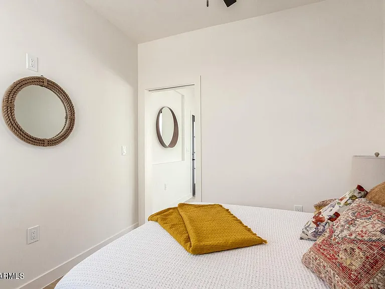 1725 W Sherman St #A — Photo 10