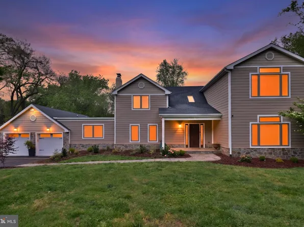 11306 Vale Rd, Oakton, VA 22124