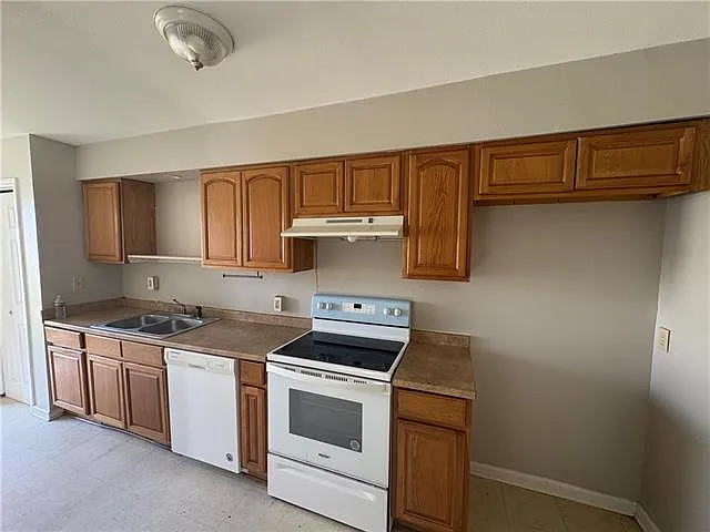 9018 Amour Dr — Photo 3