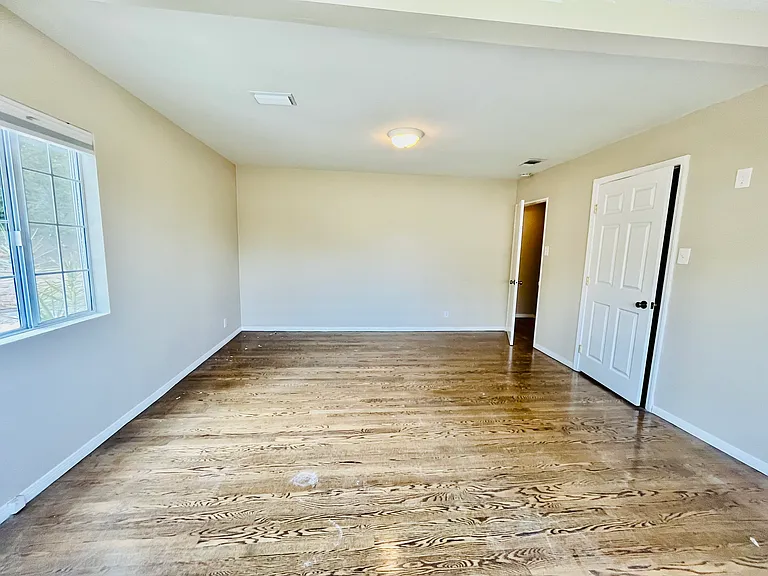 729 Orange Dr — Photo 12