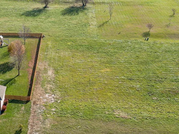 1015 Fox Trail Ln, Somonauk, IL 60552