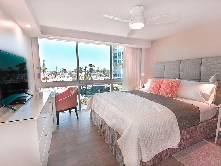 1720 Avenida Del Mundo #402 — Photo 17