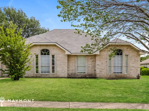 1513 Manitoba Ln, Glenn Heights, TX 75154
