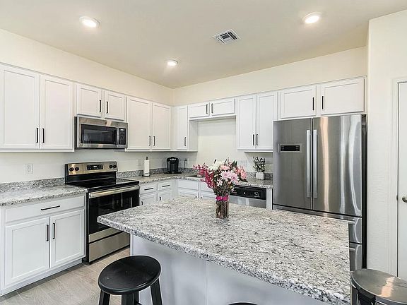 3rd image of 153 E Kona Dr