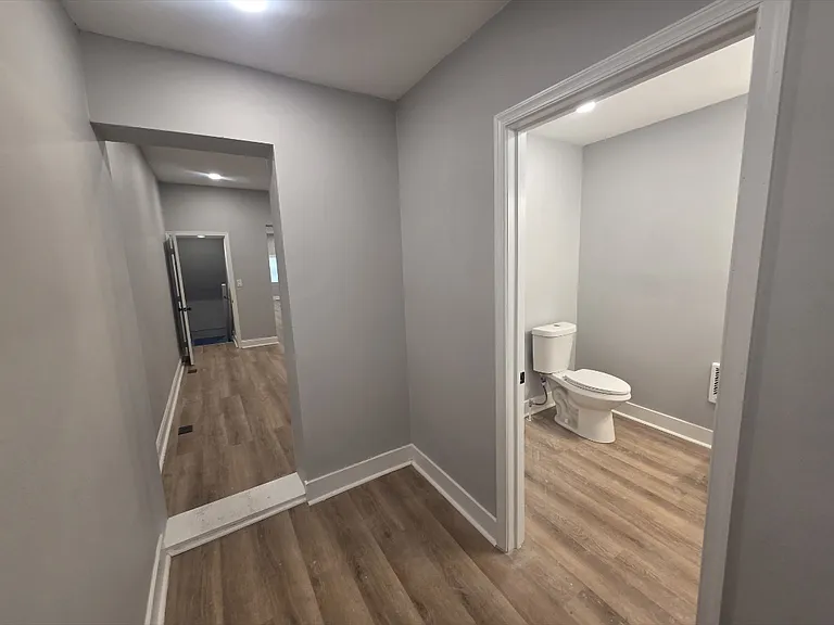 421 N Kenwood Ave — Photo 9