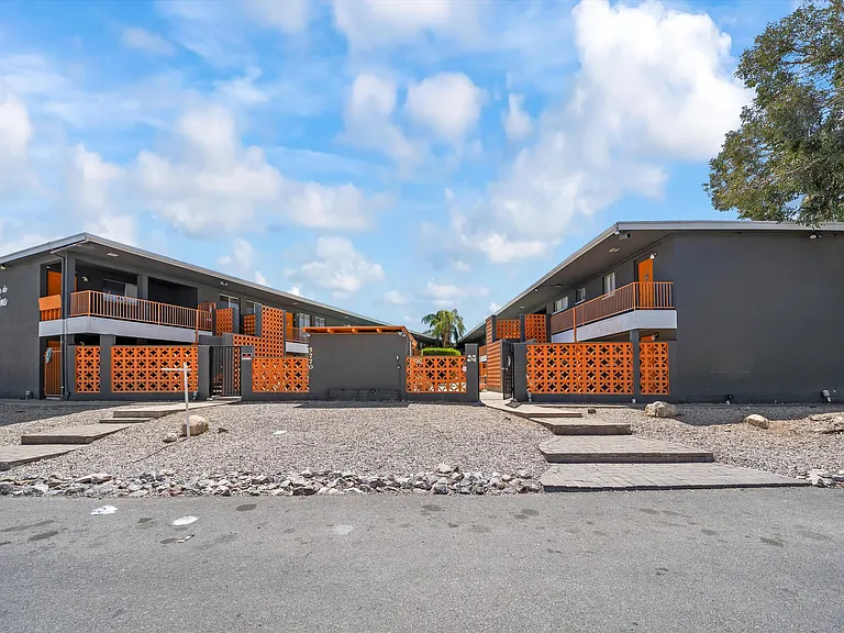 CATALINA VISTA APARTMENTS — Photo 18