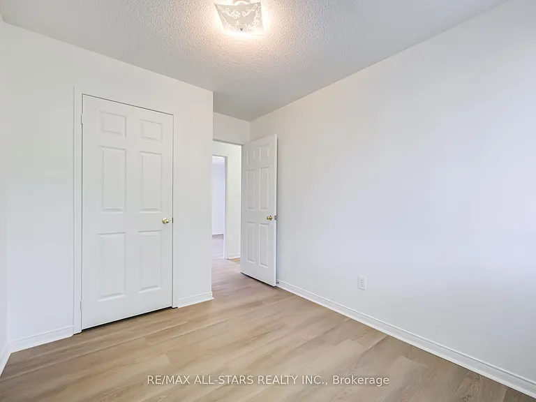 51 Playfair Rd — Photo 21