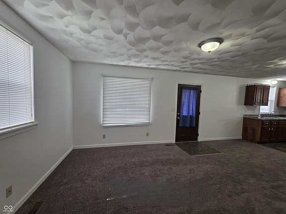 4th image of 615 E Mobley Dr