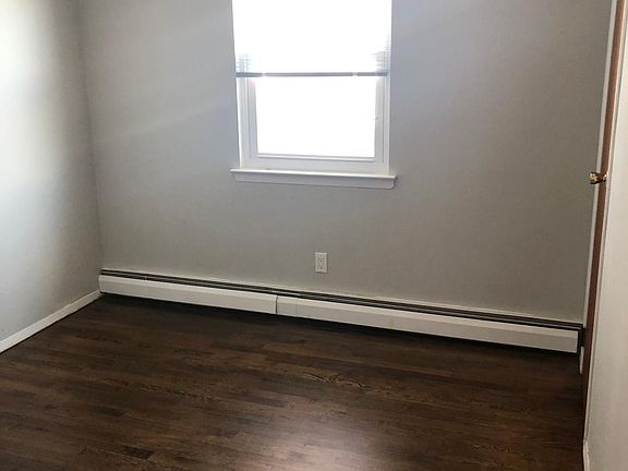5th image of 31 Roosevelt Pl Floor 2