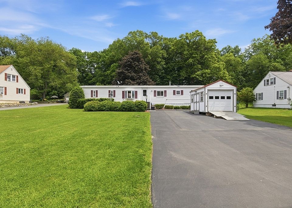 1st image of 8 Donahue Ln