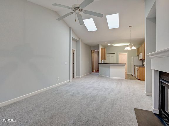 2nd image of 1133 Greensview Cir