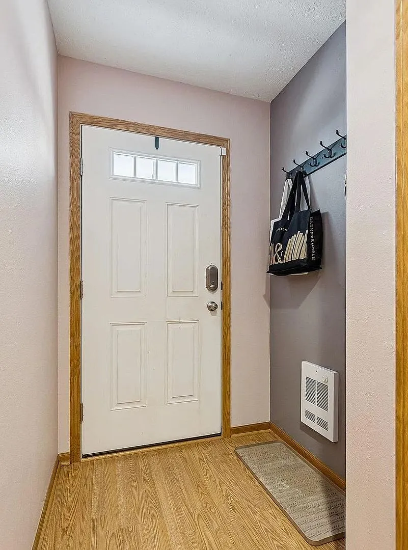 Comfortable 2-Bedroom, 2-Bath Home in the Heart of Millard — Photo 3