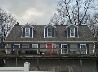 29 Morgan Hill Rd, Morgantown, WV 26508