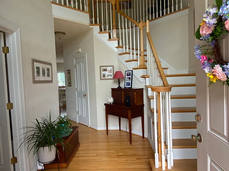 521 Vespasian Cir — Photo 14
