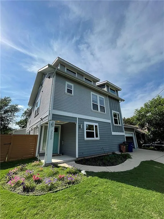 5 bed, 4.0 bath, 2258 sqft, $4,750 — Photo 1