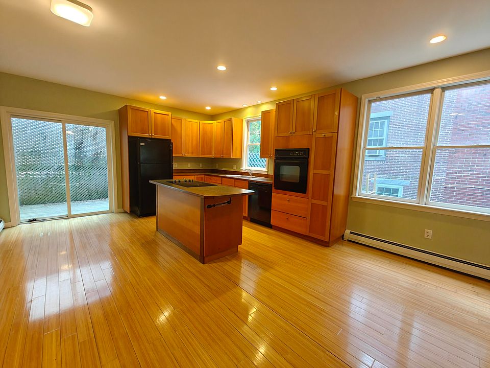 1st image of 52 Maple Street