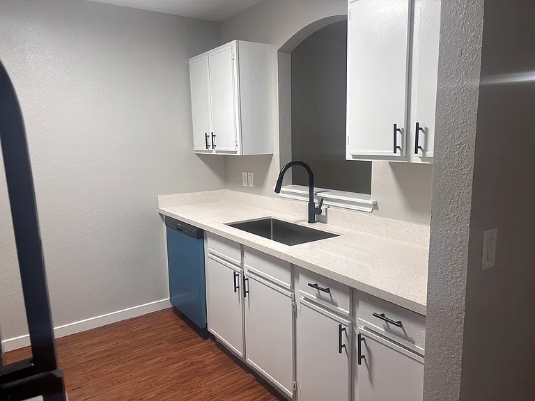 3300 SW Victoria Pl #2 — Photo 8