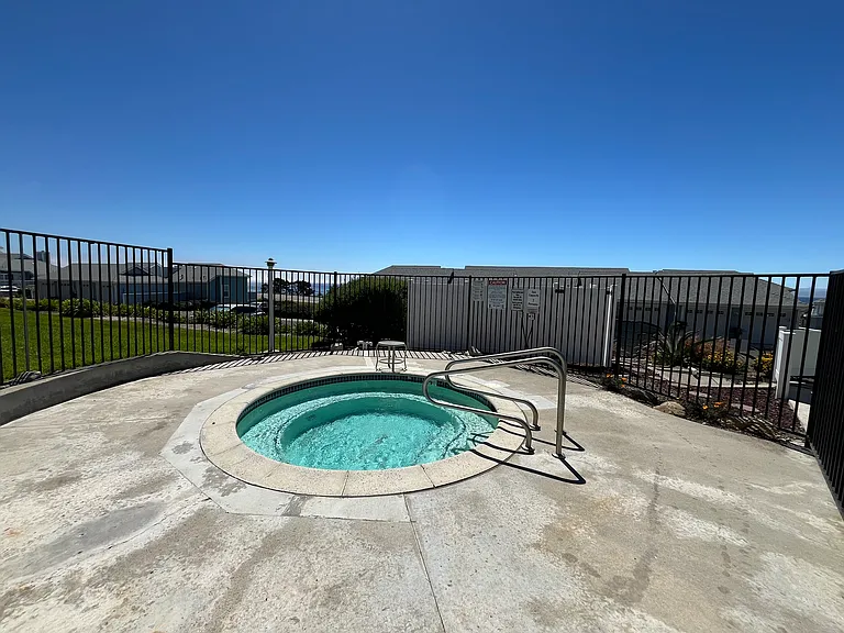 380 Foothill Rd — Photo 32
