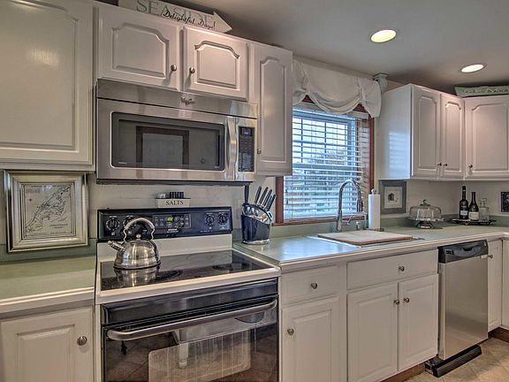 chincoteague charm kitchen