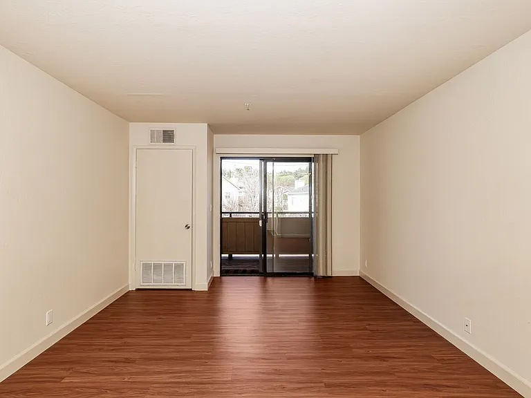 Le Boulevard Apartments — Photo 3