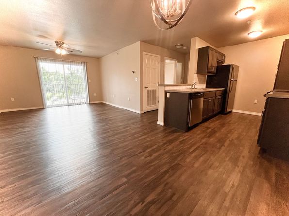 2013 E Cherry St APT 104