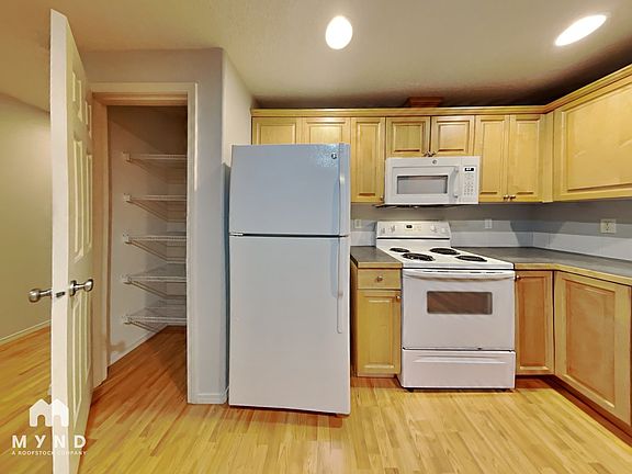 4th image of 8019 NE 38th Ave
