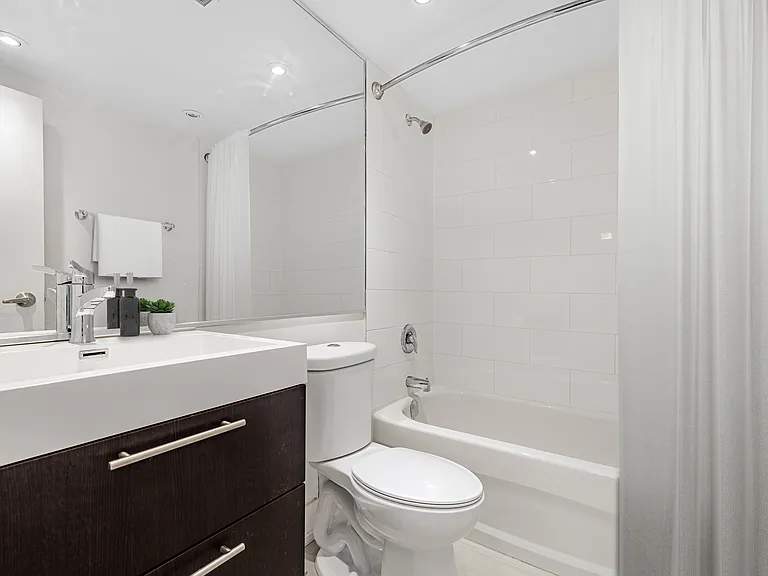 1154 Wilson Ave #1103 — Photo 9
