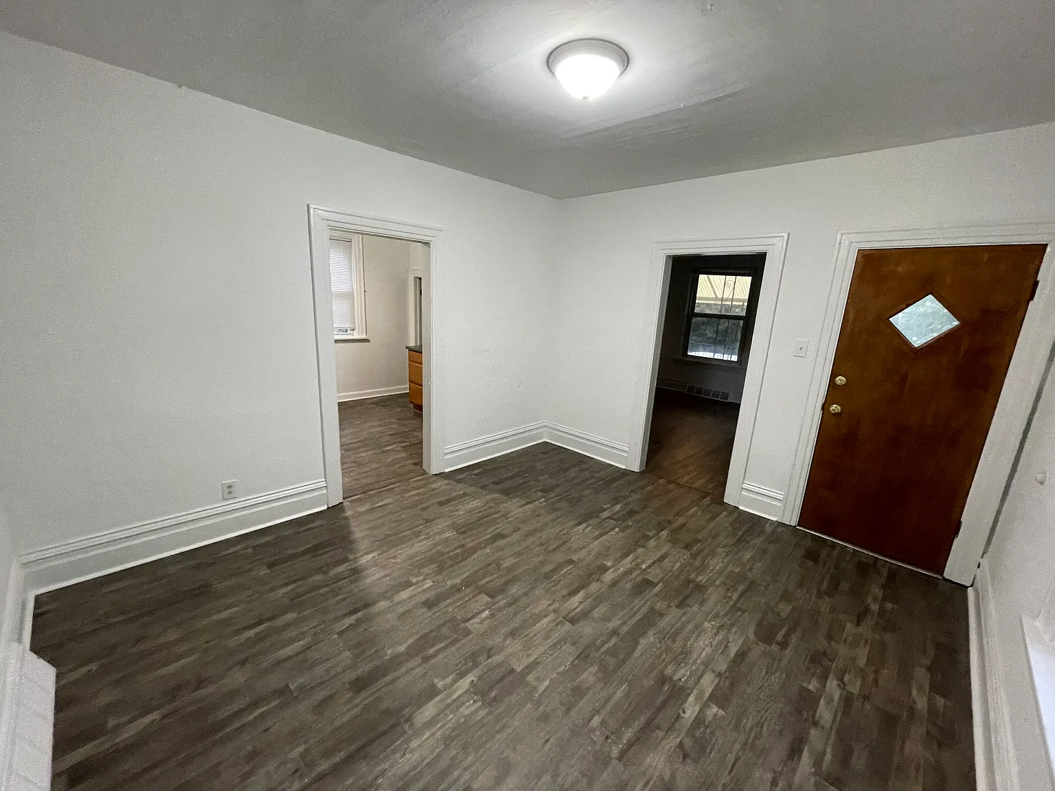 2 bed, 976 sqft, $1,500 — Photo 4
