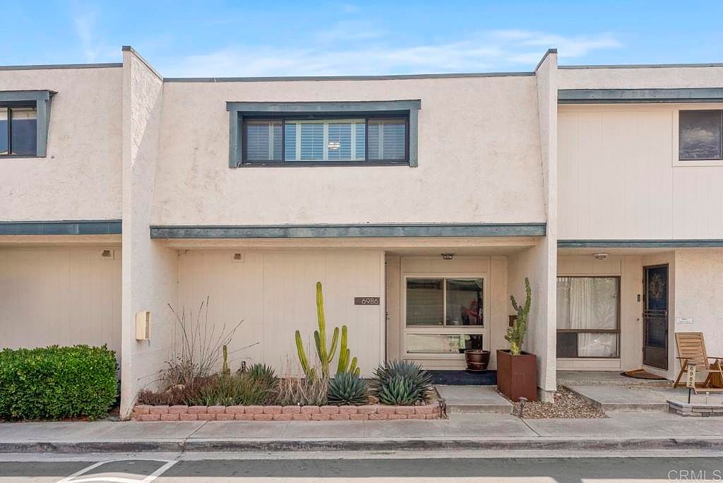 6986 Caminito Perico