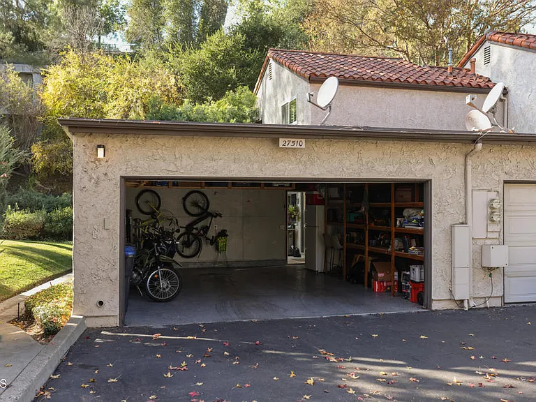 27510 Rondell St — Photo 10