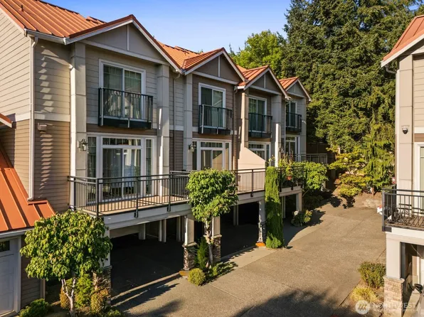 12721 SE 41st Place #214, Bellevue, WA 98006