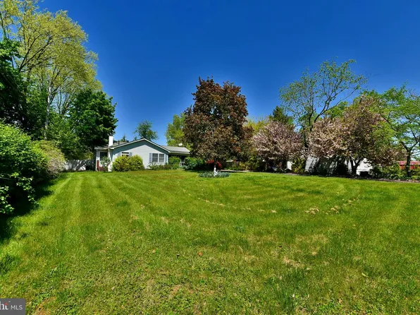 3703 Spruce St, Bristol, PA 19007