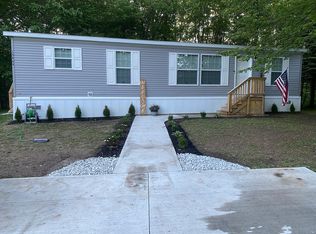 15464 River Cir, Linden, MI 48451