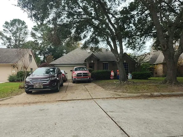19211 Kristen Pine Dr, Humble, TX 77346