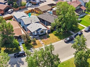 55 NW Sunbank Rd SE, Calgary, AB T2X 1X8