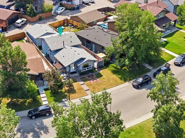 55 NW Sunbank Rd SE, Calgary, AB T2X 1X8