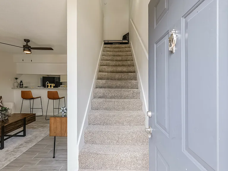 Turtle Pointe Apartments — Photo 7