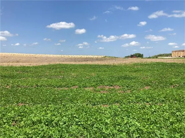 4730 Woodland Ct, Saint Joseph, MO 64505