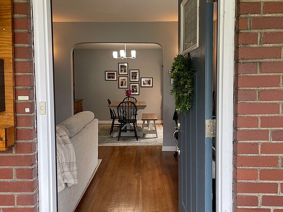 3rd image of 4131 Oakwood Ave #1