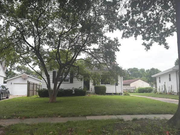2316 Eastview Dr, Springfield, IL 62702
