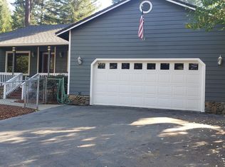 515 S Junction Ave, Cave Junction, OR 97523