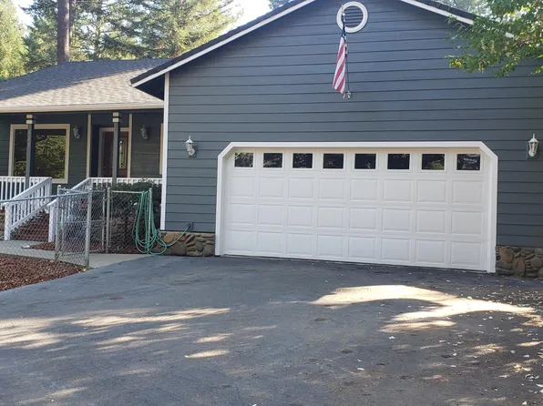 515 S Junction Ave, Cave Junction, OR 97523